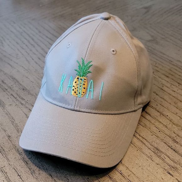 Accessories - Kauai tan pineapple hat new never worn 💛